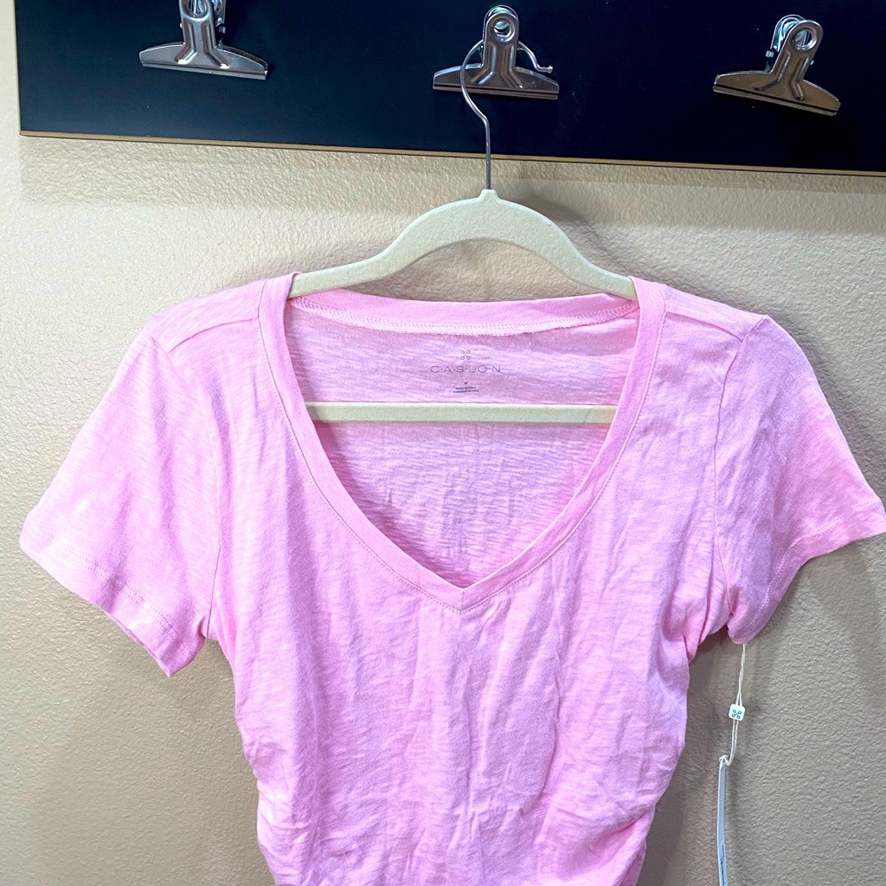 NWT Caslon v neck t shirt. Size M.
